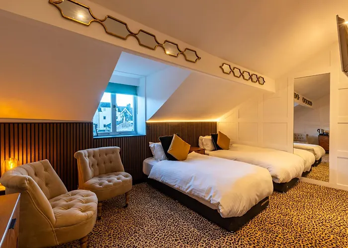 Holly Lodge Guest House With Free Off Site Health Club